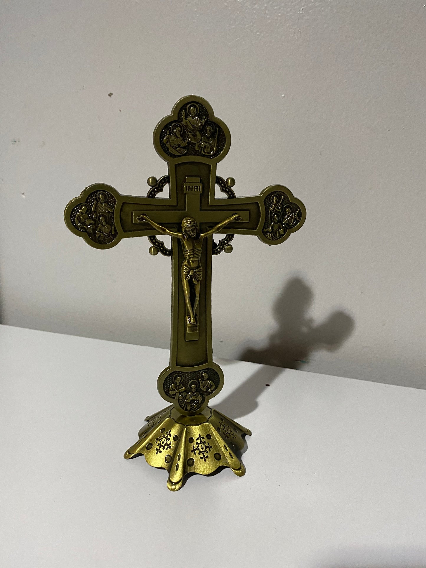 Table/wall cross