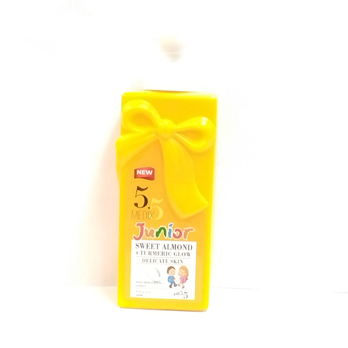 5.5 Medix Junior Sweet Almond + Tumeric Glow Body Wash/5.5 Medix Junior Sweet Almond + Tumeruc Glow Body Lotion